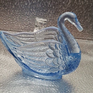 Blue Opalescent Art Glass Fenton Swan Bowl Vintage Hard To Find! 4" X 4" Beautiful Condition