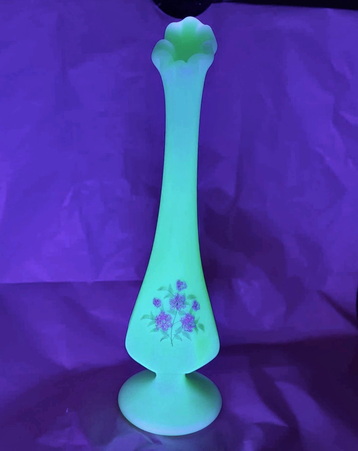 花瓶・フラワースタンド 231 Vintage Fenton Pastel Milk glass s-l400.jpg