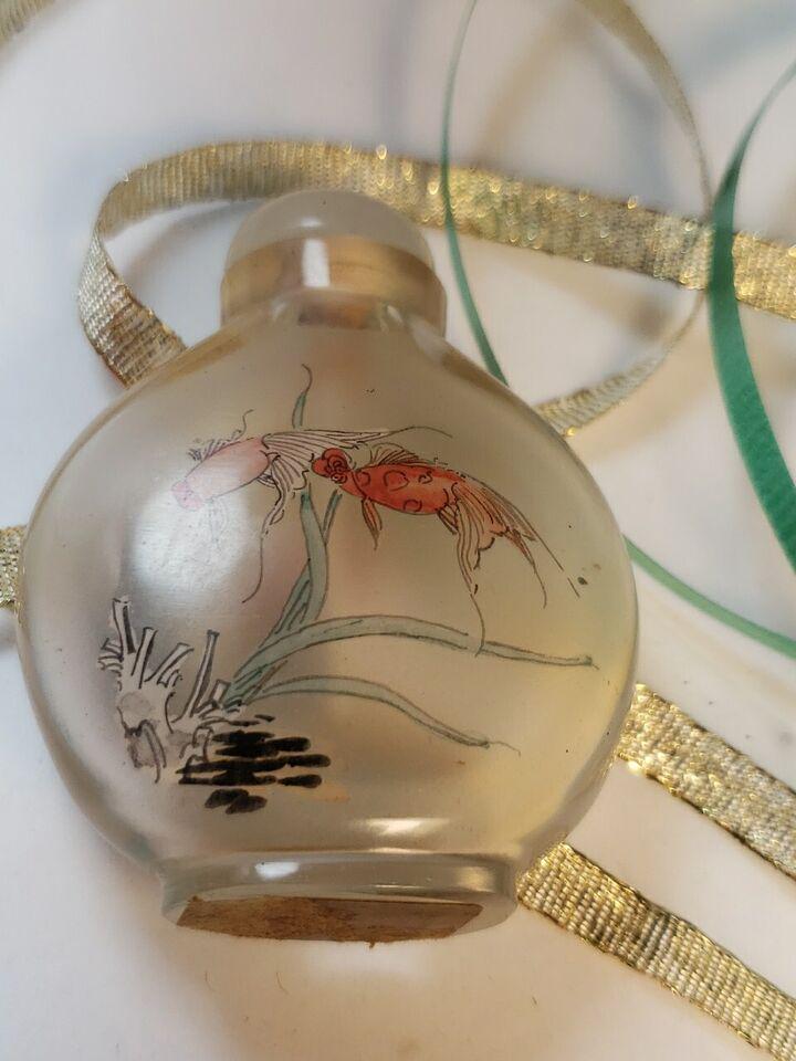 希少な中国製ガラス嗅ぎタバコ瓶。30～40年代のコレクターズアイテム