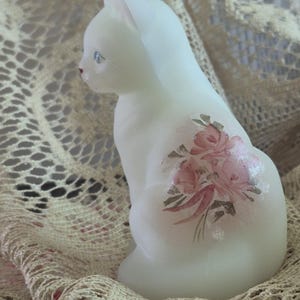 Fenton White Satin Glass Cat Hand-Painted Floral Pattern RARE Vintage Kitty SIGNED A. Farley with Original Sticker So pretty