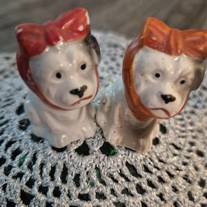 ADORABLE Antique Kitschy Salt and Pepper Shakers, cork stoppers. Puppies with big red bows!