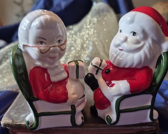 Vintage Christmas Salt and Pepper Shakers  Santa and Mrs Claus pair retro Holiday Decor