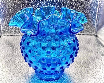 ビンテージ　フェントンホブネイル　花瓶 ヴィンテージのフェントンホブネイル花瓶（フリルエッジ、ブルー