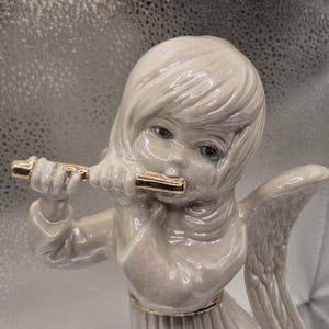 Estatua de ángel vintage de lustre - Figura de loza blanca con lustre de la década de 1970, molde Atlantic