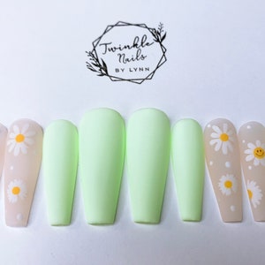 Light Green Nails Daisy flowers Fake Nails Glue On Nails Press On Nails image 2