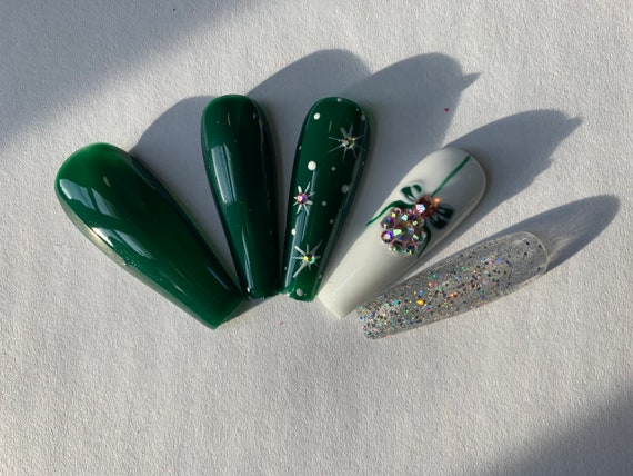 Acrylic nails christmas Stock Photos, Royalty Free Acrylic nails christmas  Images | Depositphotos