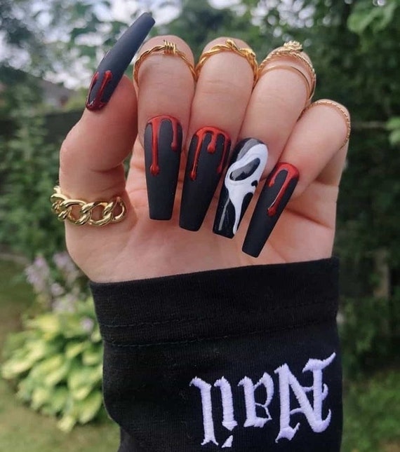 Diseño de uñas negras y rojas de Halloween / Uñas de grito / - Etsy México