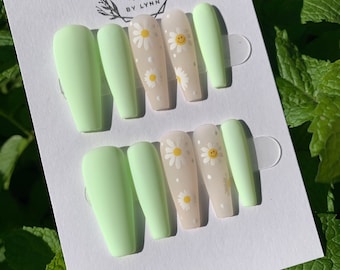 Light Green Nails | Daisy flowers | Fake Nails | Glue On Nails | Press On Nails