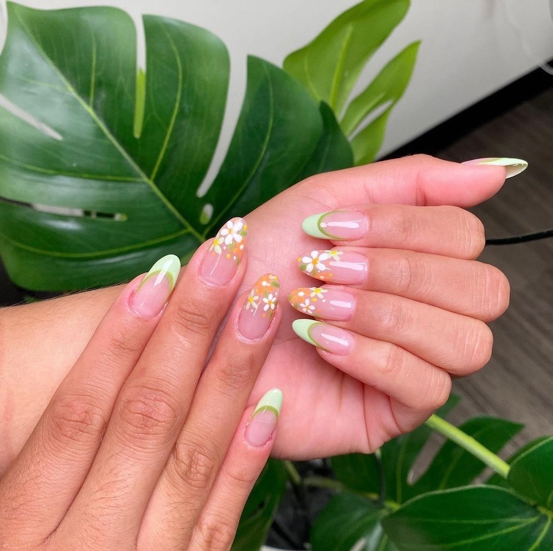 Pastel Green Nails With Flowers Design Fake Nails Glue on Nails Press