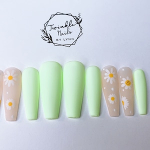 Light Green Nails Daisy flowers Fake Nails Glue On Nails Press On Nails image 4