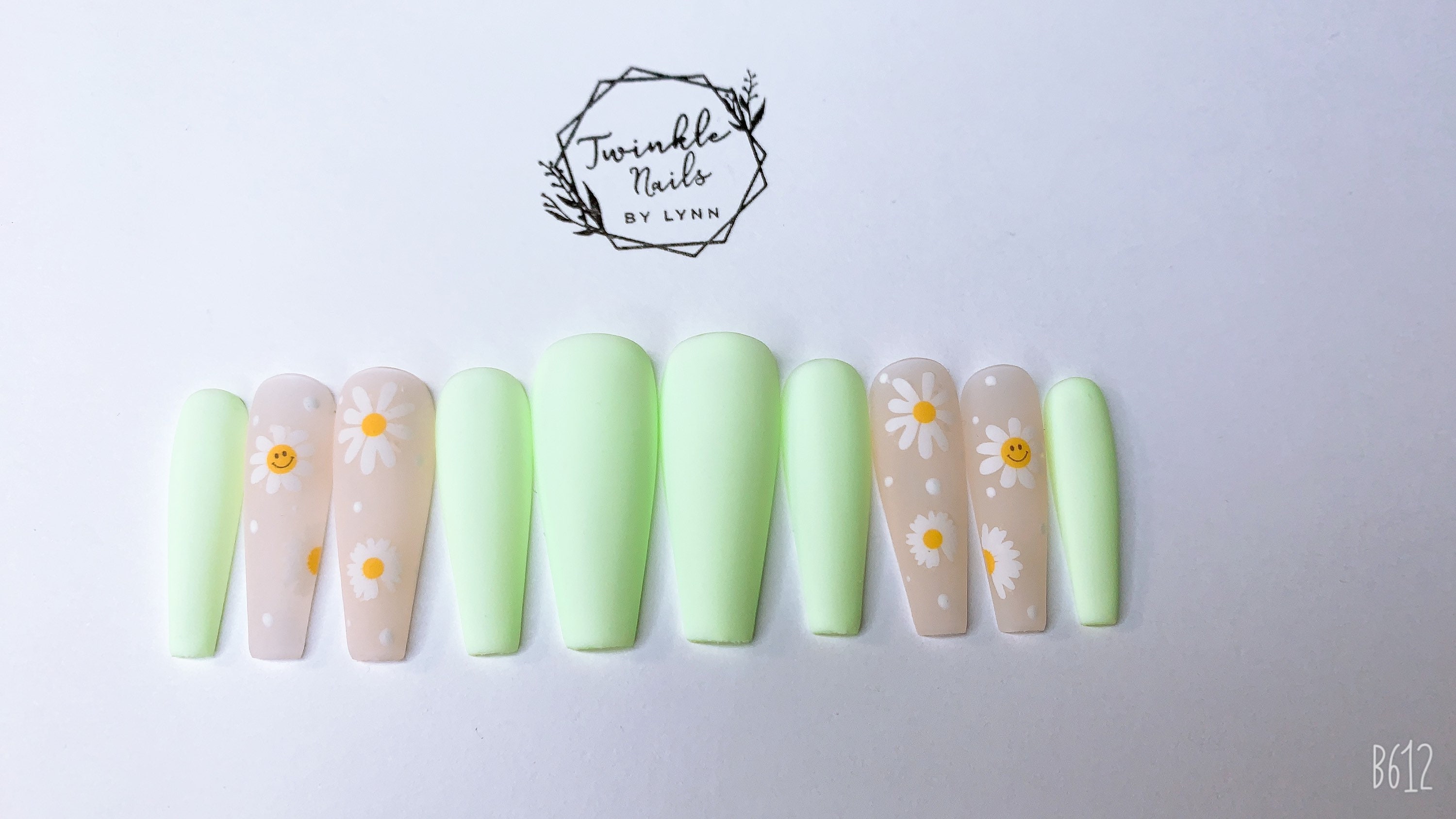 Light Green Nails Daisy flowers Fake Nails Glue On Nails Etsy