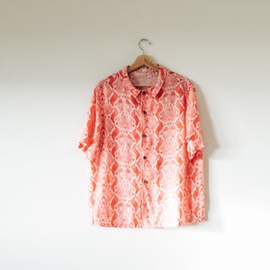 Camisa feita à mão. Slow fashion. Sustainable clothes. Made in Portugal