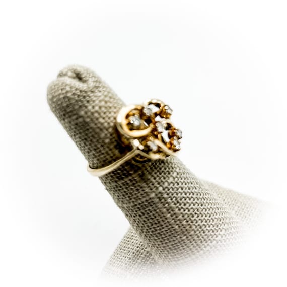 14K and Diamond's Swirl Ring