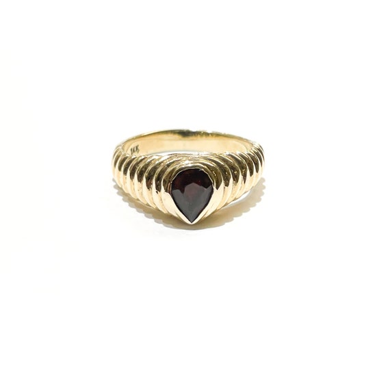 Vintage Scalloped Pear Shaped Garnet Ring in 14k … - image 1