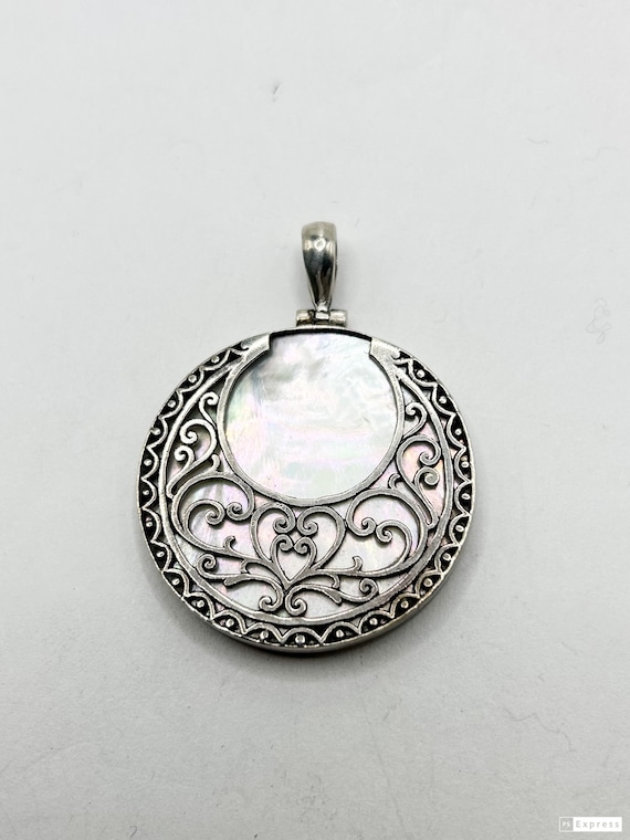 Heirloom Mother of Pearl Pendant Necklace | Shinola