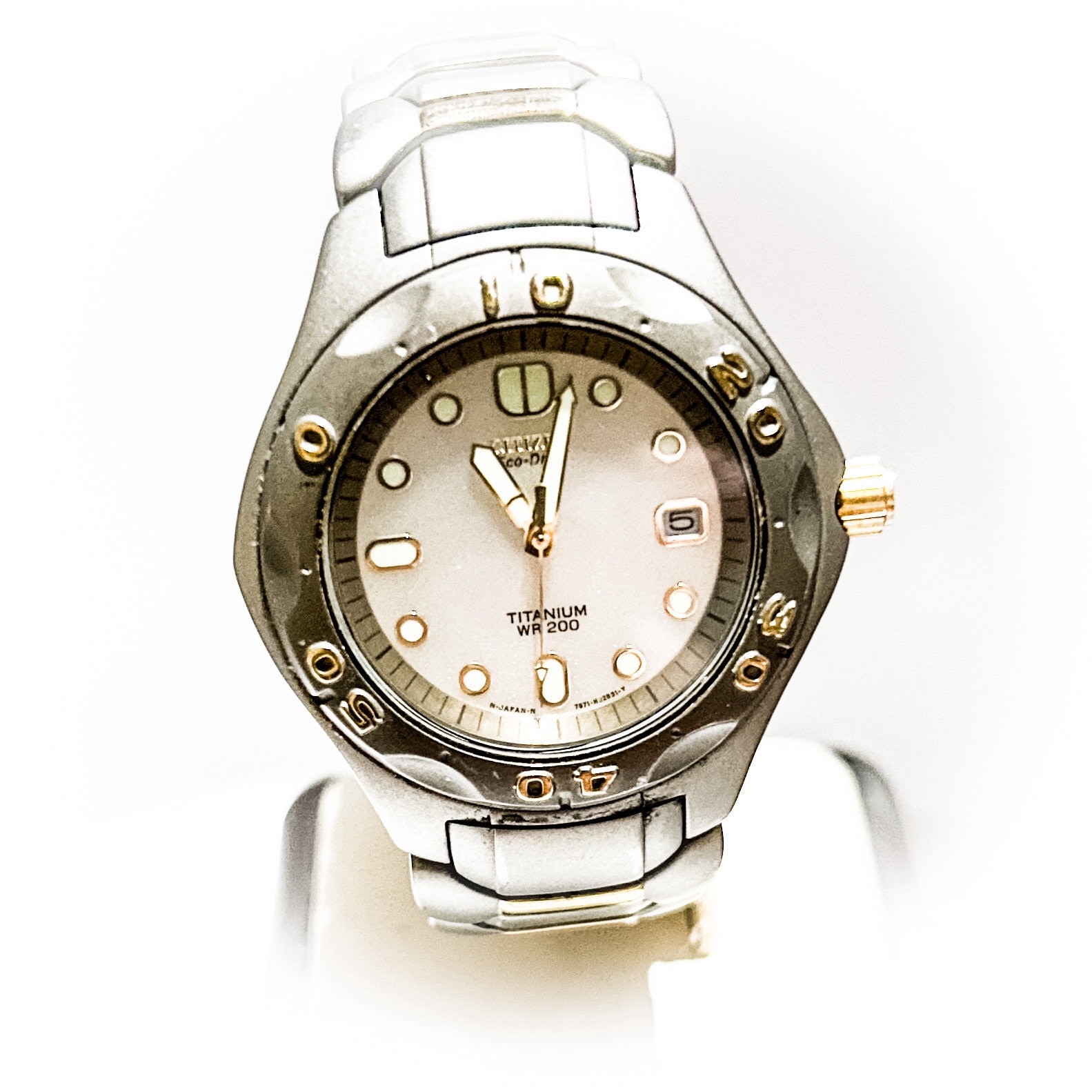 Citizen wr200 titanium sale