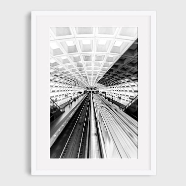 Stampa artistica di Washington DC, fotografia in bianco e nero, metropolitana DC, arte di viaggio urbano, stampa della metropolitana "Metro Center"