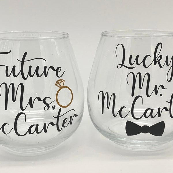 Personalized Wine Glasses, Engaged Wine Glasses, Engagement Gift, Mr and Mrs Wine Glass Set, Future Mrs and Lucky Mr Wine Glasses