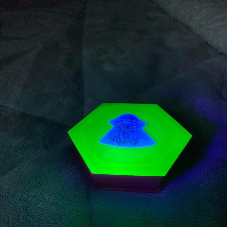 UV Reactive UFO Box