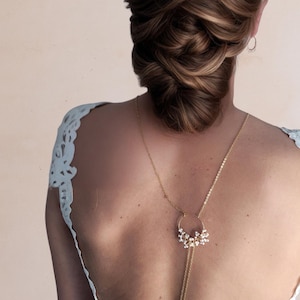 Bridal back necklace circle and white pearls, wedding backless necklace, designer jewelry Lyon, Christmas gift for women, civil ceremony jewelry