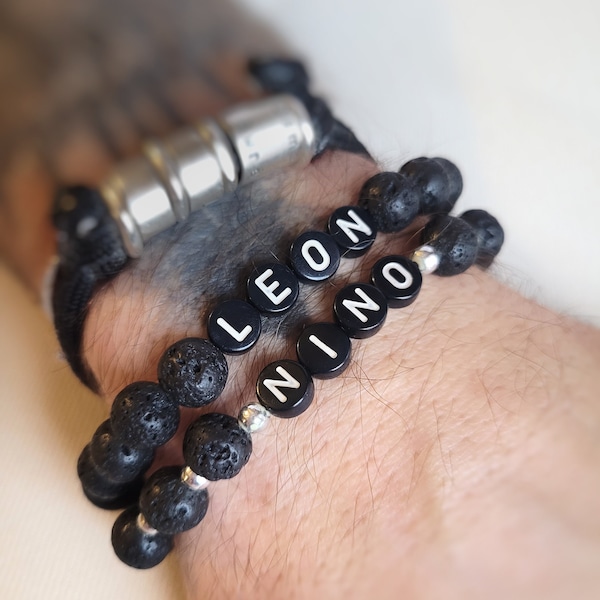 Bracelet homme personnalisé, bracelet prénom, perles noires pierre de lave, cadeau de noël homme papa