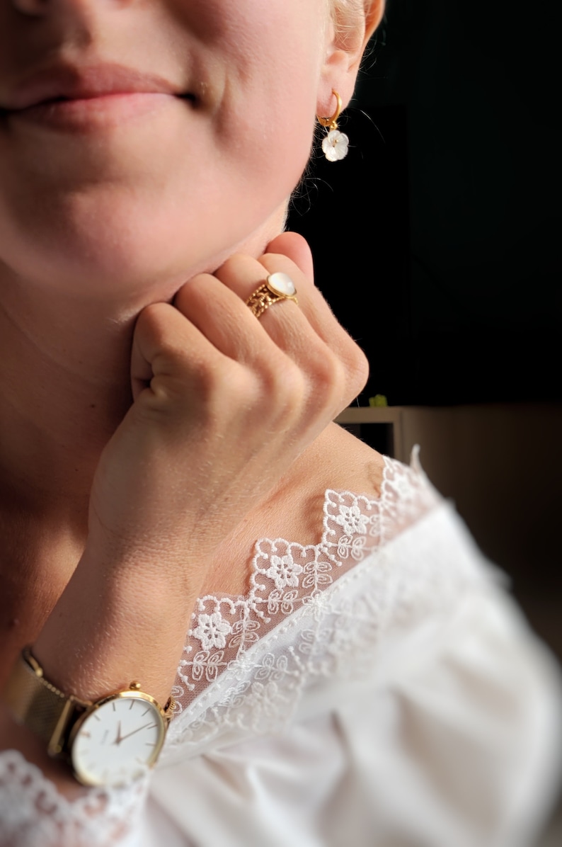 Parure bijoux mariage perles de culture et fleurs, collier de dos mariée, bracelet et boucles d'oreilles, cadeau fête des mères image 6