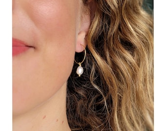 Cultured pearl bridal earrings, minimalist wedding jewelry, stainless steel and mother-of-pearl hoop earrings, Christmas gift for women, civil ceremony jewelry
