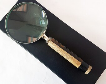 Magnifying Glass Hand Lens in a Vintage Nautical Style. 9 inch Length. 4 inch Diameter Lens.  Marquetry Wooden Handle. Black Gift Box. 10X.