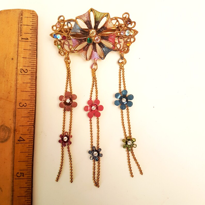 Vintage hairclip barette in a medieval flower design. Hair jewelry with rhinestones in soft rose and blue tones. Gold metal details. image 8
