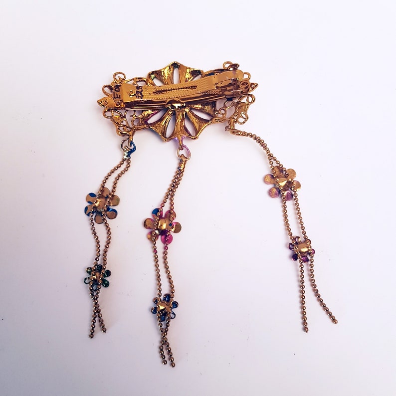 Vintage hairclip barette in a medieval flower design. Hair jewelry with rhinestones in soft rose and blue tones. Gold metal details. image 5