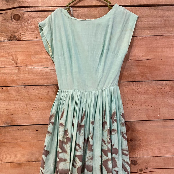 Vintage 1950s mint green dress