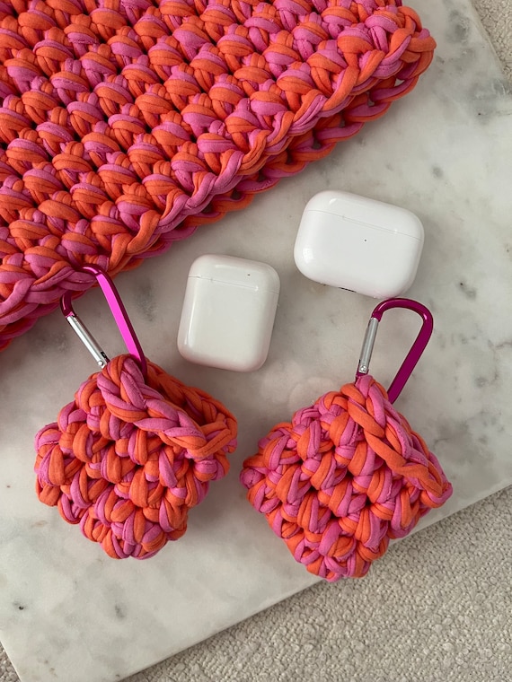 Crochet Chunky Airpods Case | Carabiner Clasp | Tshirt Yarn