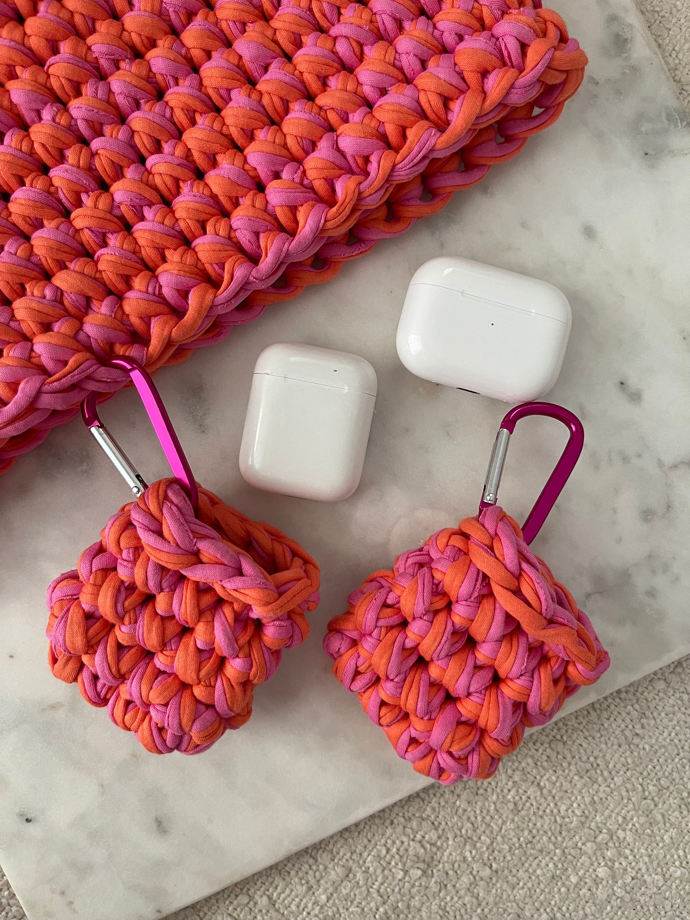 Crochet Chunky Airpods Case | Carabiner Clasp | Tshirt Yarn