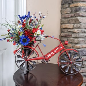 Pièce maîtresse patriotique | Pièce maîtresse américaine | Pièce maîtresse patriotique de vélo rouge | Arrangement du 4 juillet