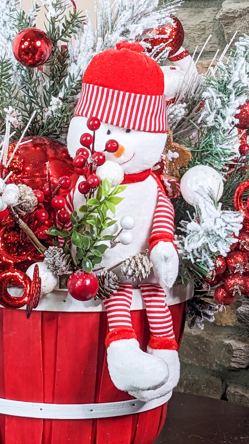 Red & White Wicker Basket With Snowman Frosted Evergreen Etsy