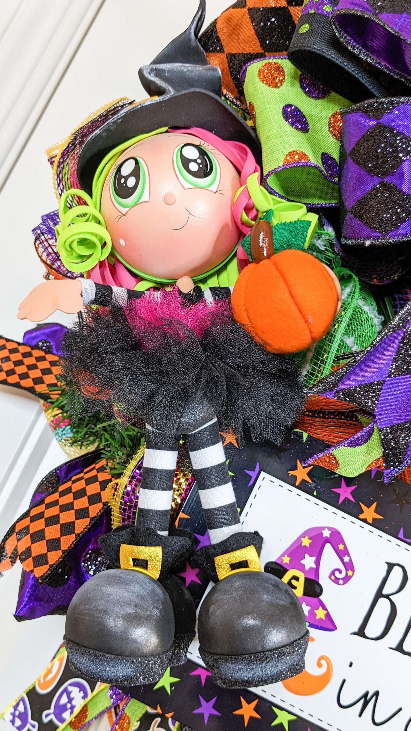 Whimsical Halloween Witch & Witch Hat Wreath for Front Door, Halloween ...