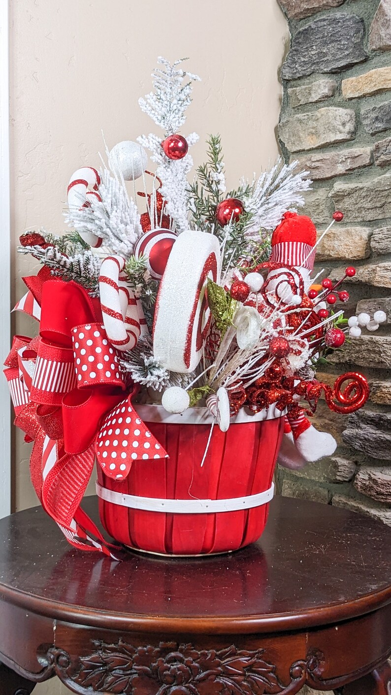 Red & White Wicker Basket With Snowman Frosted Evergreen Etsy