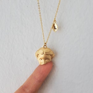 Dainty Gold Venus Aphrodite Necklaces, Unique Greek Goddess Statue Necklace for mother women ,Mother's day gift