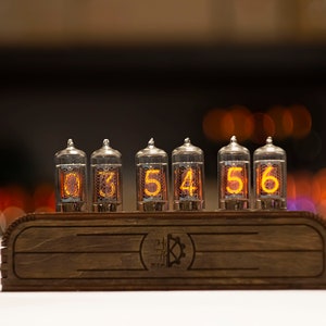 Nixie Tube Clock z570m, z573m  of the GDR production on 6 lamp
