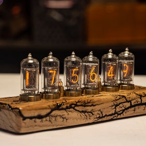 Nixie Tube Clock z570m, z573m  of the GDR production on 6 lamp