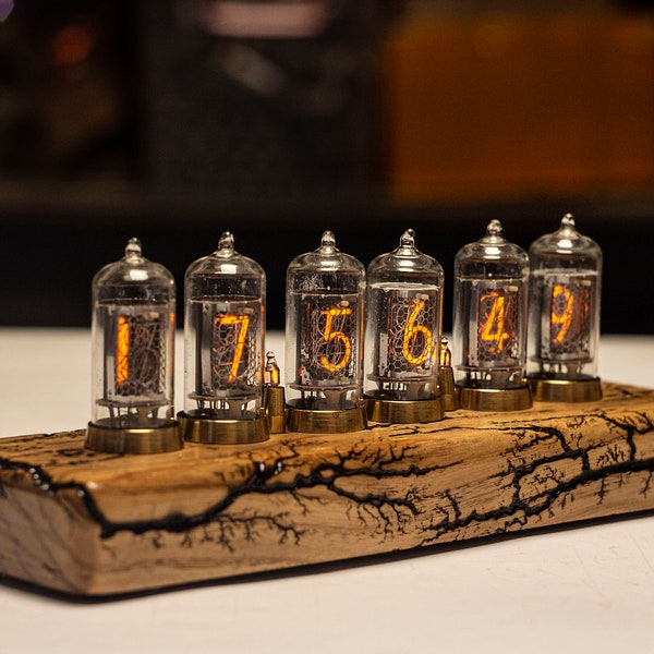 Nixie Tube Clock z570m, z573m della produzione GDR su 6 lampade