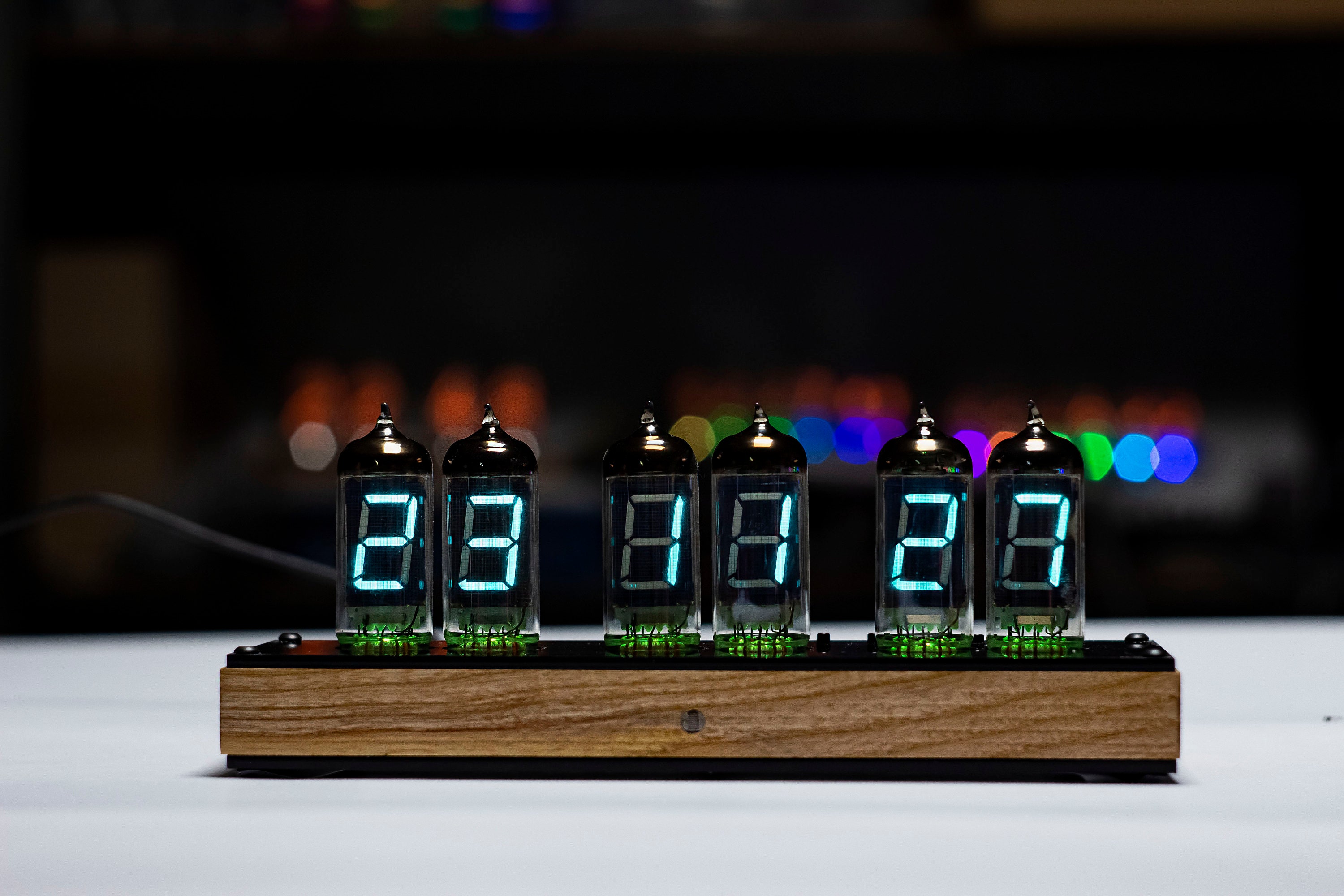 Tube Clock Vacuum fluorescent display (VFD) IV-11 (IV-12)  on 6 lamps
