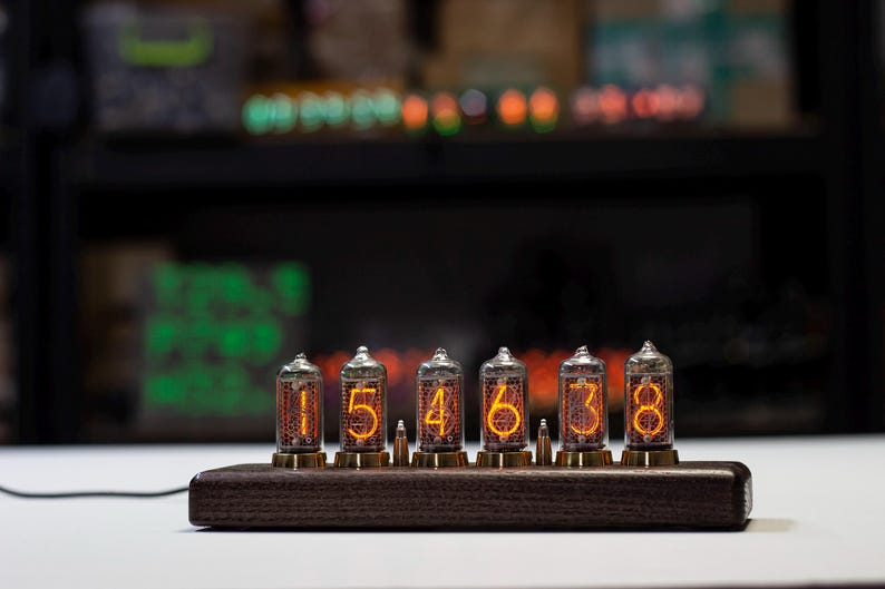 Reloj de tubo Nixie IN8-2 de producción soviética de 6 lámparas IN8-2(non-removable)