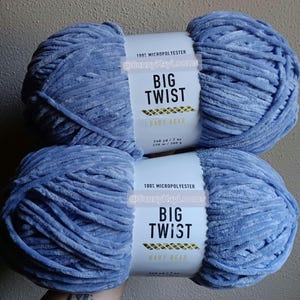 Due grandi orsetti Twist Bear color glicine - Spedizione inclusa! OFFERTA Filati / Filati Joann's Brand fuori produzione