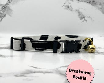 Collar de gato de vaca: BREAKAWAY, gatito, campana, hecho a mano, hebillas, personalizado, regalos, estampado animal, vaquero, 100% algodón