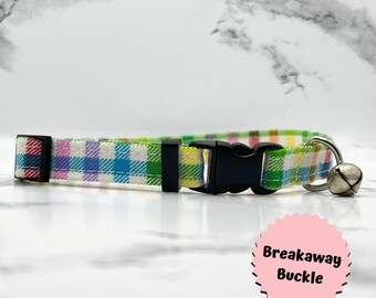 Collar para gato a cuadros con hebilla desmontable y cascabel, ajustable, con cuadros arcoíris