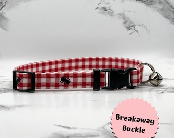 Collar para gatos Picnic ANT con hebilla desmontable y cascabel, cuadros rojos