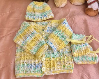 Handgefertigter gelber Babypullover im Häkelmuster, 3-teiliges Set