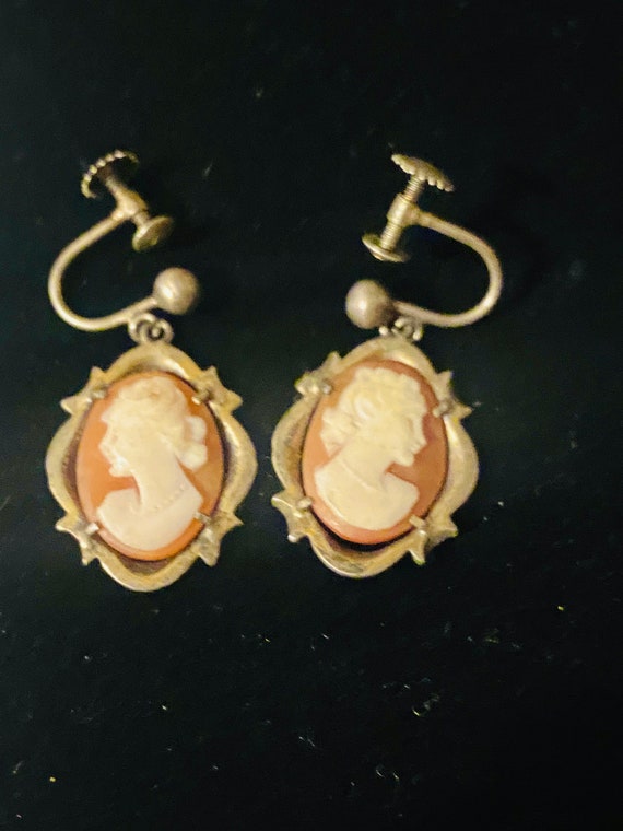 Vintage Sterling Screw Back Cameo Shell Earrings