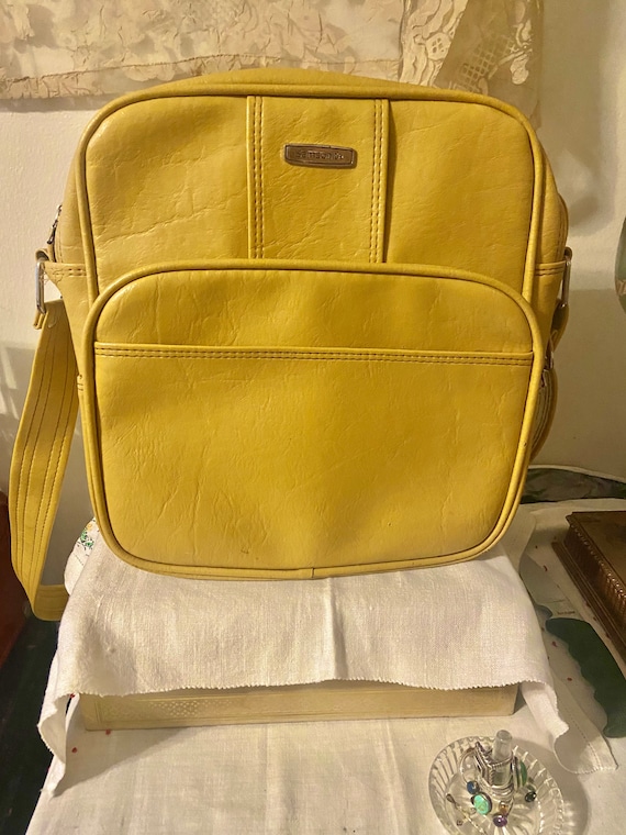 Vintage Mustard Yellow Samsonite Overnight Small L